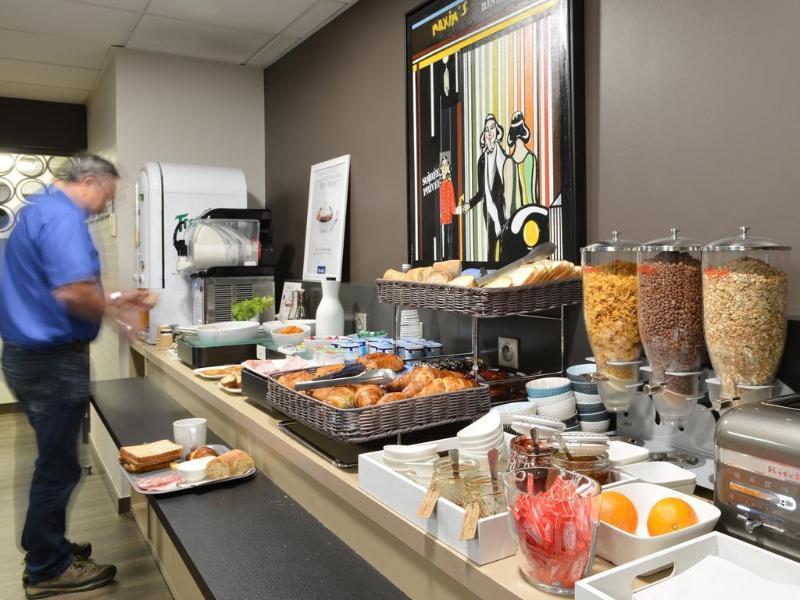 Hotel Kyriad Brive Ouest Esterno foto